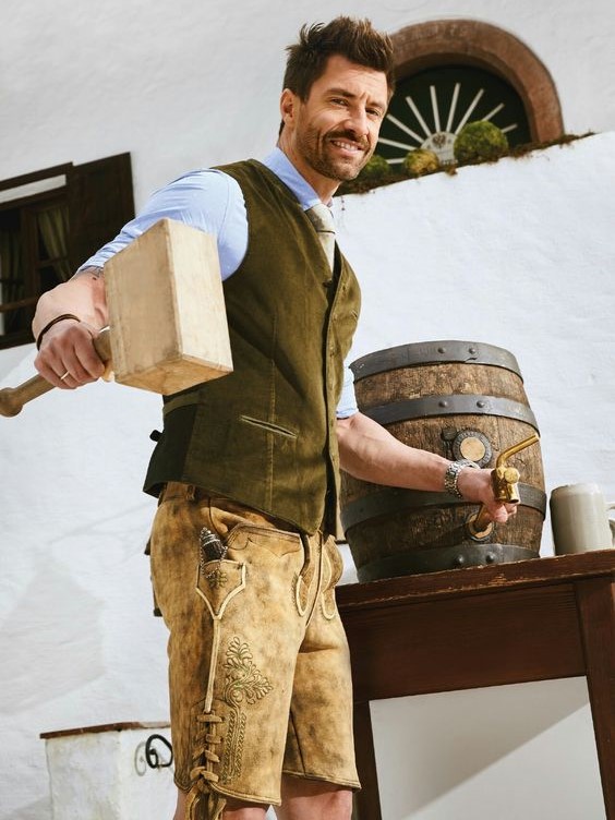 Buy Lederhosen Online | Authentic Lederhosen For Men | Alpen