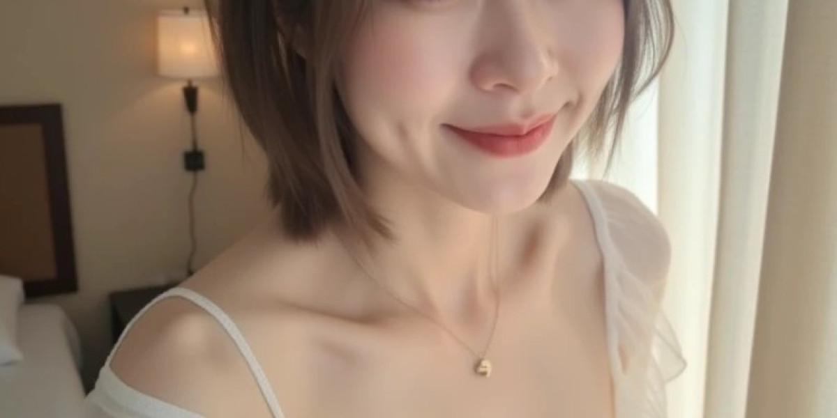 Why It Feels Difficult to Stay Connected Over Time